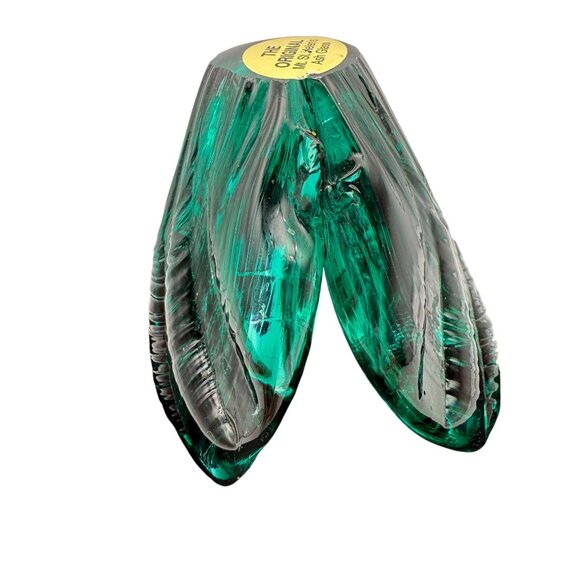 The Original Mt. St. Helens Ash Glass Oyster Shell Green Faux Pearl Display - Picture 4 of 9